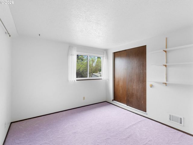 17920 Nw TILLAMOOK Dr, Portland, OR 97229