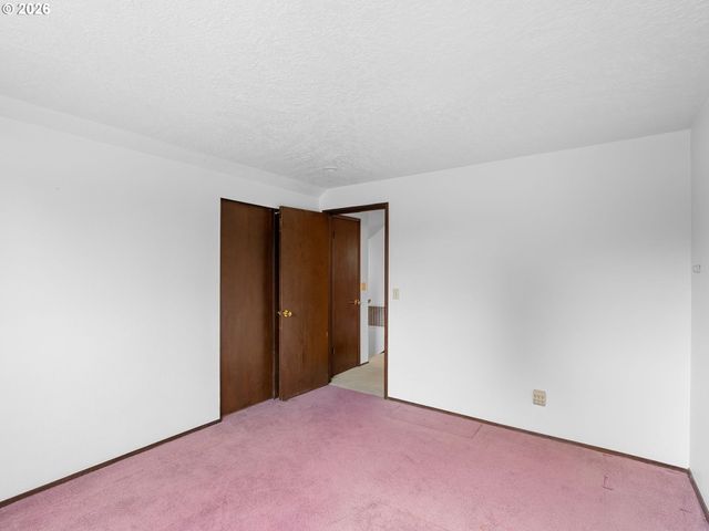 17920 Nw TILLAMOOK Dr, Portland, OR 97229