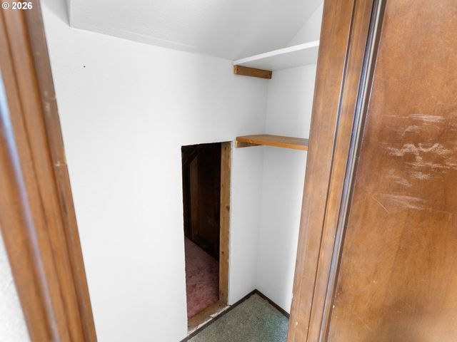 17920 Nw TILLAMOOK Dr, Portland, OR 97229