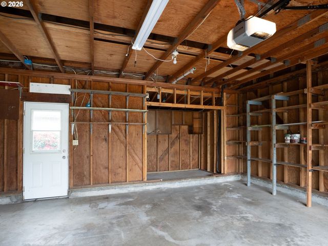 17920 Nw TILLAMOOK Dr, Portland, OR 97229