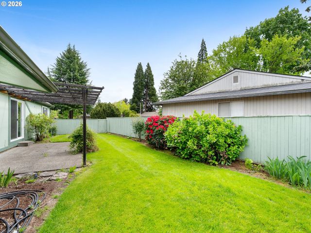 17920 Nw TILLAMOOK Dr, Portland, OR 97229