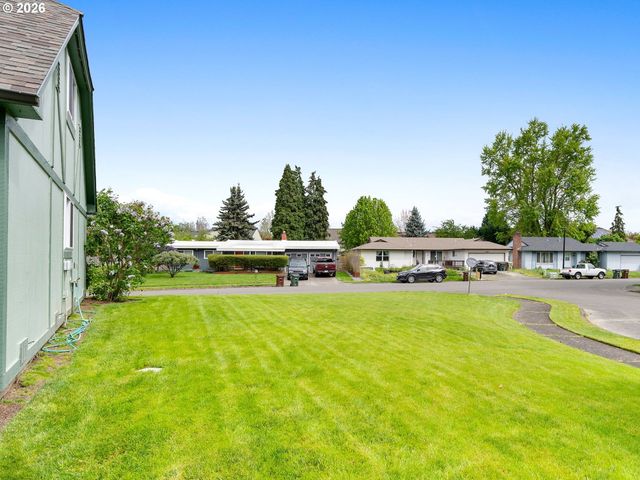 17920 Nw TILLAMOOK Dr, Portland, OR 97229