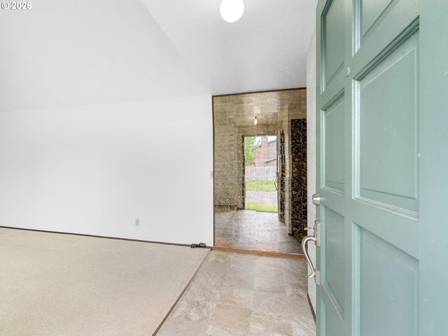 17920 Nw TILLAMOOK Dr, Portland, OR 97229