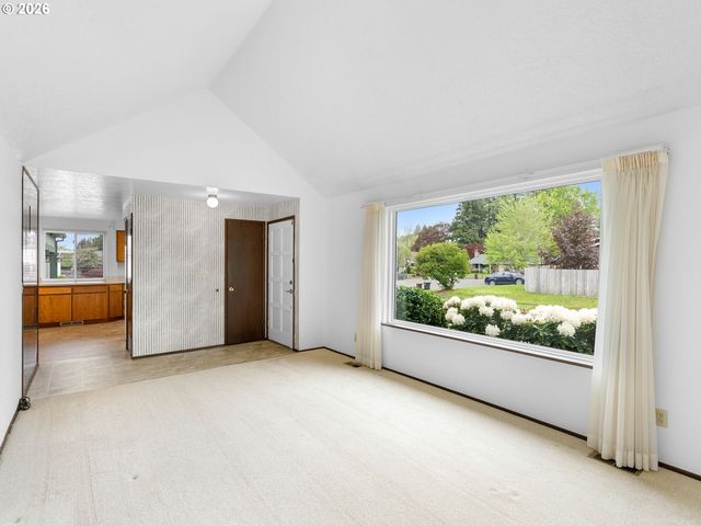17920 Nw TILLAMOOK Dr, Portland, OR 97229