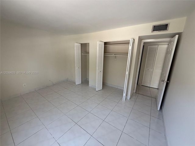 401 Golden Isles Dr 202, Hallandale Beach, FL 33009
