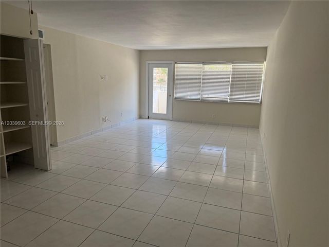 401 Golden Isles Dr 202, Hallandale Beach, FL 33009