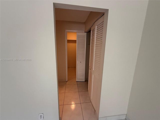401 Golden Isles Dr 202, Hallandale Beach, FL 33009