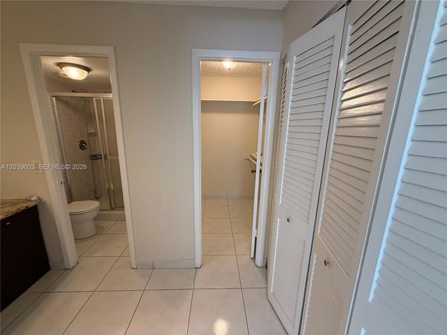 401 Golden Isles Dr 202, Hallandale Beach, FL 33009