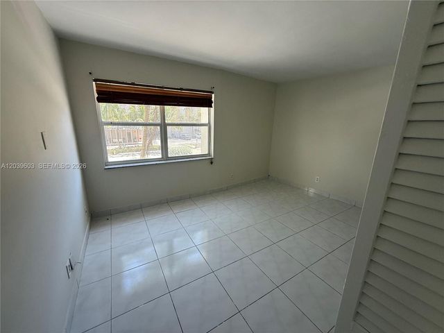 401 Golden Isles Dr 202, Hallandale Beach, FL 33009