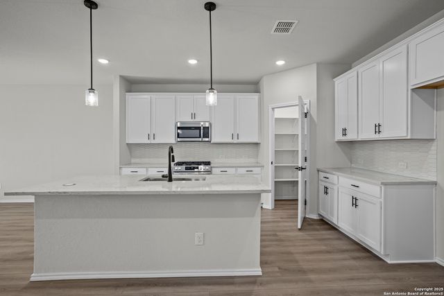 7420 Cremorne, San Antonio, TX 78109