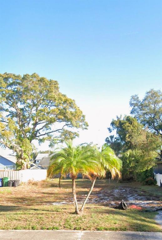 Image 1 of property listing at 2725 N RIDGEWOOD AVENUE, Tampa, FL 33602