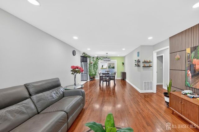 59 Eden Avenue, Edison, NJ 08817