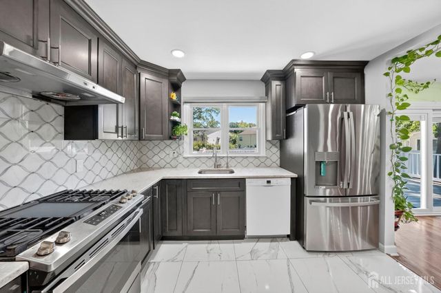 59 Eden Avenue, Edison, NJ 08817
