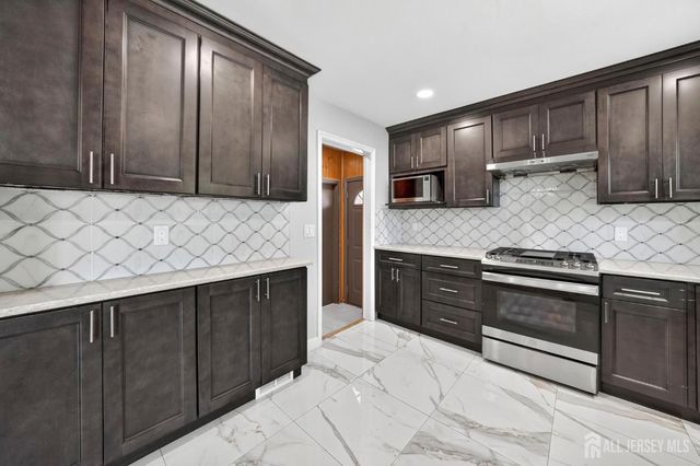 59 Eden Avenue, Edison, NJ 08817
