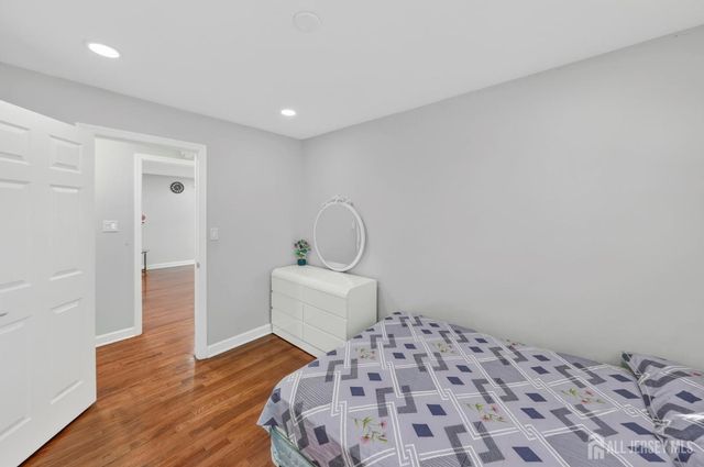59 Eden Avenue, Edison, NJ 08817