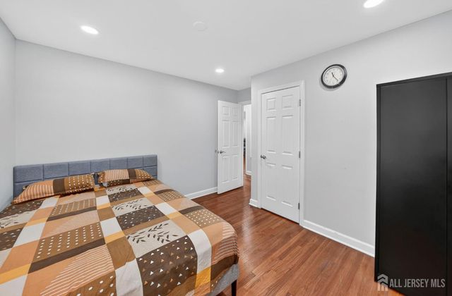 59 Eden Avenue, Edison, NJ 08817