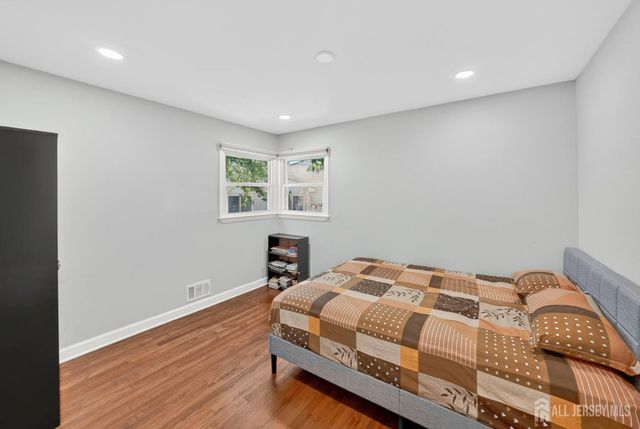 59 Eden Avenue, Edison, NJ 08817