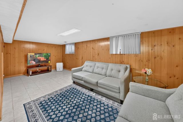 59 Eden Avenue, Edison, NJ 08817