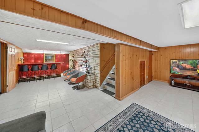 59 Eden Avenue, Edison, NJ 08817