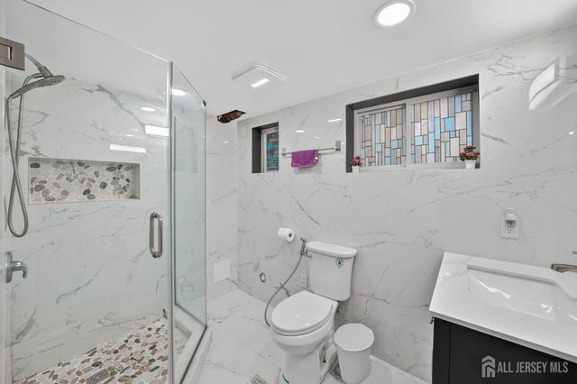 59 Eden Avenue, Edison, NJ 08817