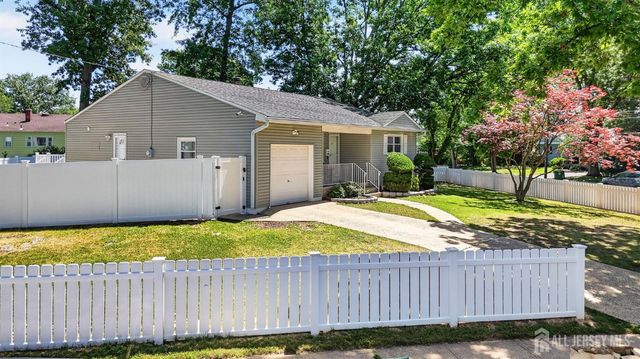 59 Eden Avenue, Edison, NJ 08817