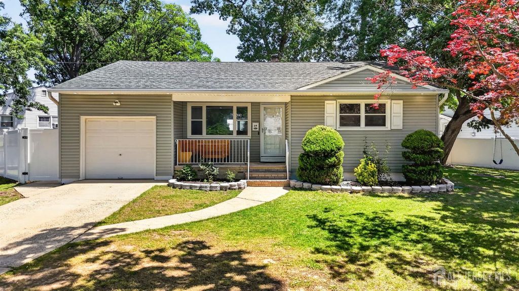 59 Eden Avenue, Edison, NJ 08817