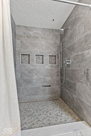 5974 Oak Hill West Drive, Plainfield, IN 46168
