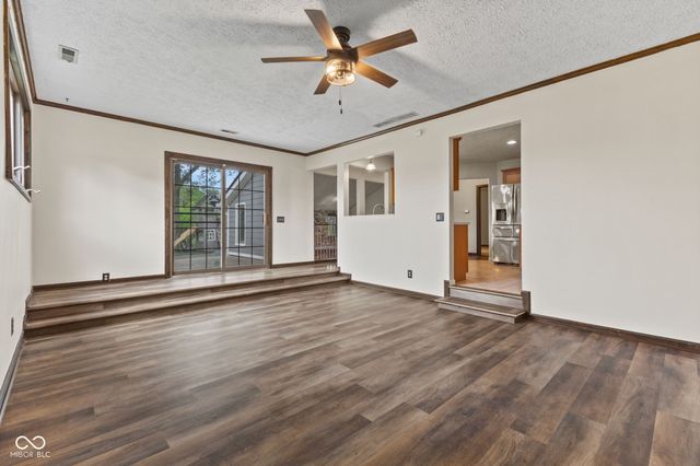 5974 Oak Hill West Drive, Plainfield, IN 46168