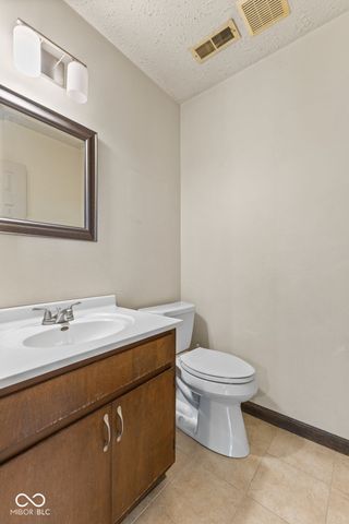 5974 Oak Hill West Drive, Plainfield, IN 46168