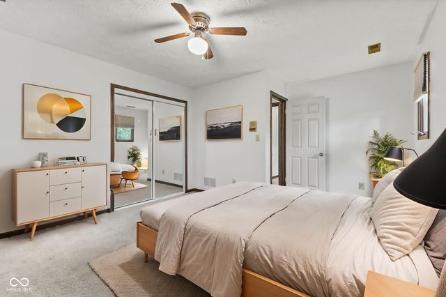 5974 Oak Hill West Drive, Plainfield, IN 46168