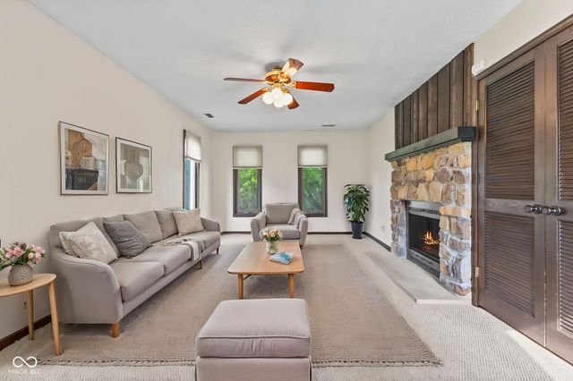 5974 Oak Hill West Drive, Plainfield, IN 46168