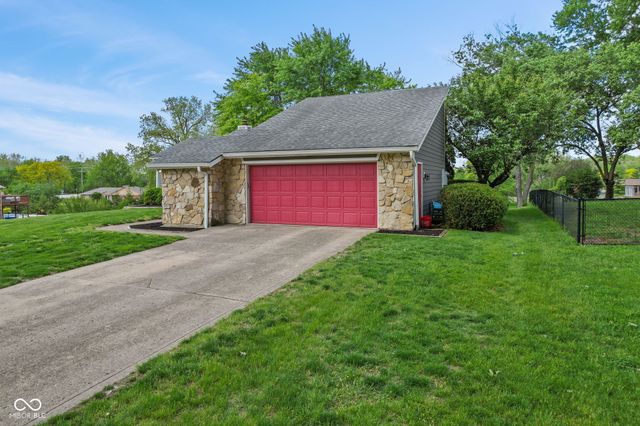 5974 Oak Hill West Drive, Plainfield, IN 46168