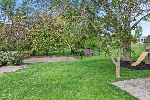 5974 Oak Hill West Drive, Plainfield, IN 46168
