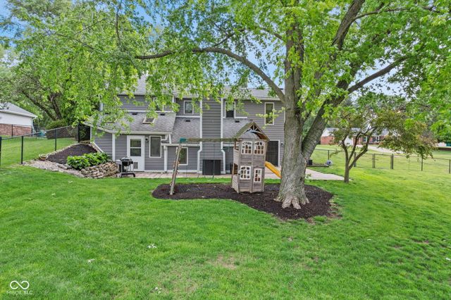 5974 Oak Hill West Drive, Plainfield, IN 46168