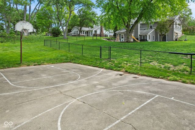 5974 Oak Hill West Drive, Plainfield, IN 46168