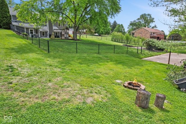 5974 Oak Hill West Drive, Plainfield, IN 46168