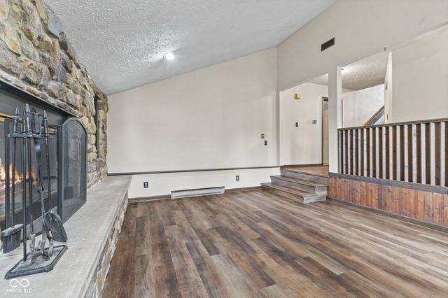 5974 Oak Hill West Drive, Plainfield, IN 46168