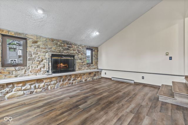 5974 Oak Hill West Drive, Plainfield, IN 46168