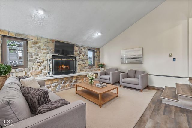 5974 Oak Hill West Drive, Plainfield, IN 46168