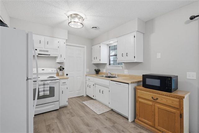 304 E 2nd Street, Lawson, MO 64062