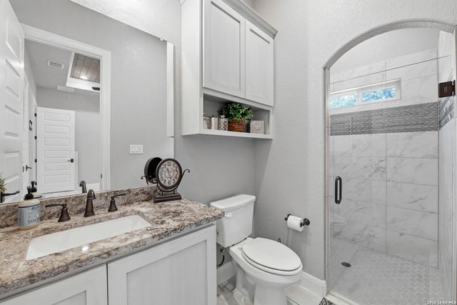 153 Crescent Ridge, Adkins, TX 78101