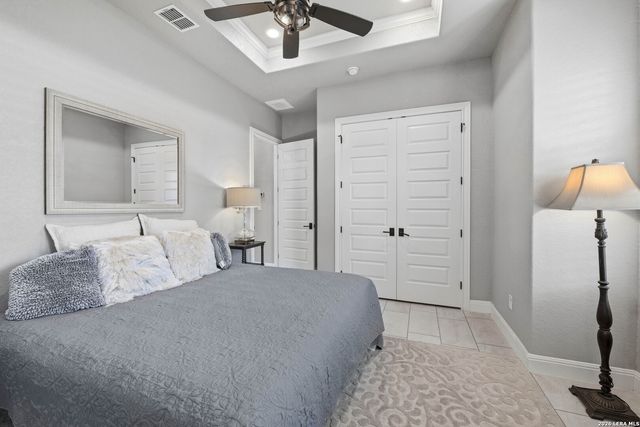 153 Crescent Ridge, Adkins, TX 78101