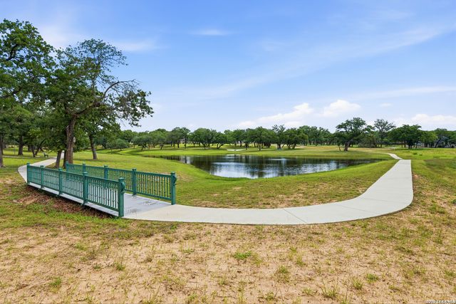 153 Crescent Ridge, Adkins, TX 78101