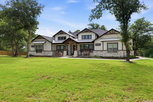 153 Crescent Ridge, Adkins, TX 78101