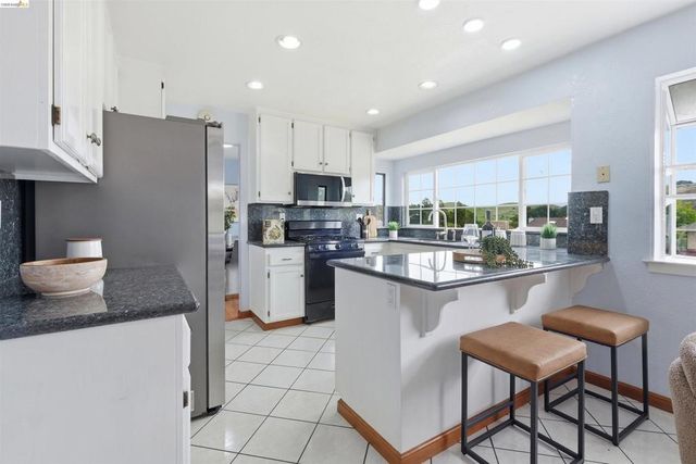 587 Birkdale Dr, Vallejo, CA 94591