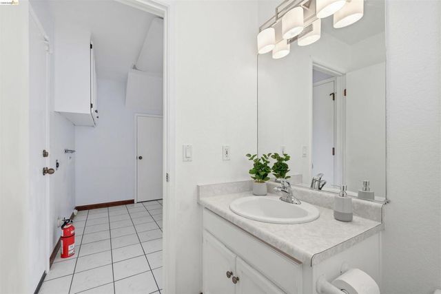 587 Birkdale Dr, Vallejo, CA 94591