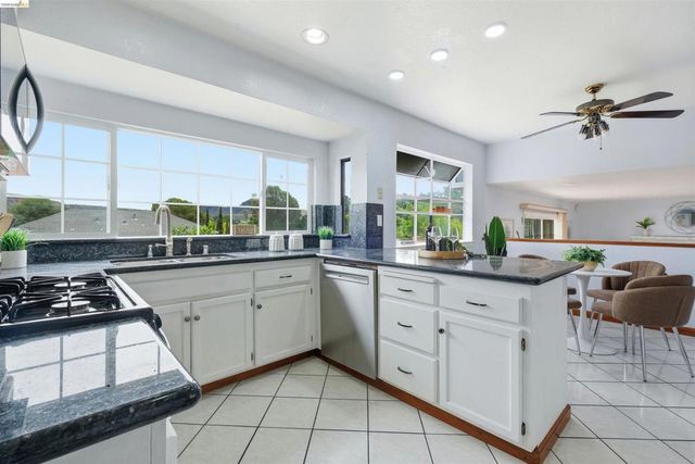 587 Birkdale Dr, Vallejo, CA 94591
