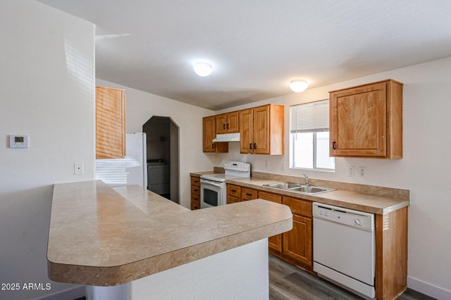 6960 W Peoria Avenue 15, Peoria, AZ 85345