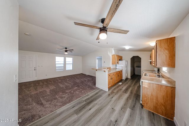 6960 W Peoria Avenue 15, Peoria, AZ 85345