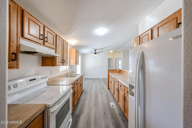 6960 W Peoria Avenue 15, Peoria, AZ 85345